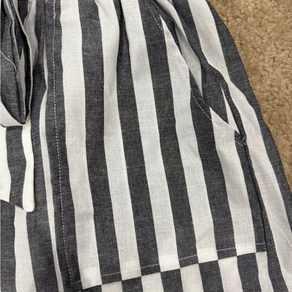 patterned shorts - Picture 3 of 11